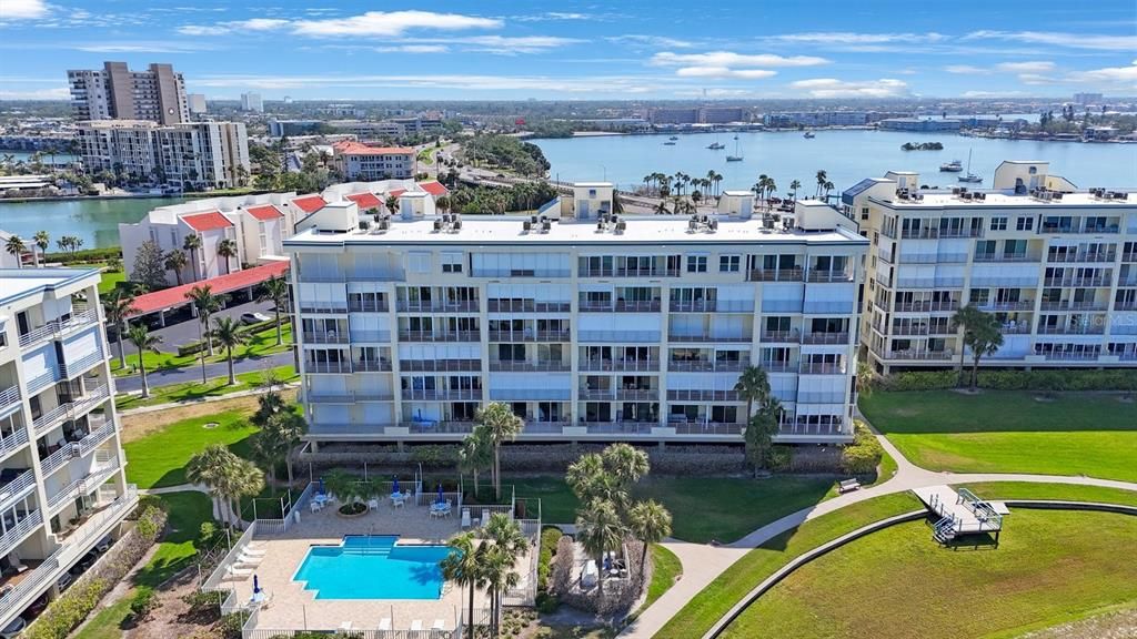 En Venta: $819,000 (3 camas, 2 baños, 1990 Pies cuadrados)
