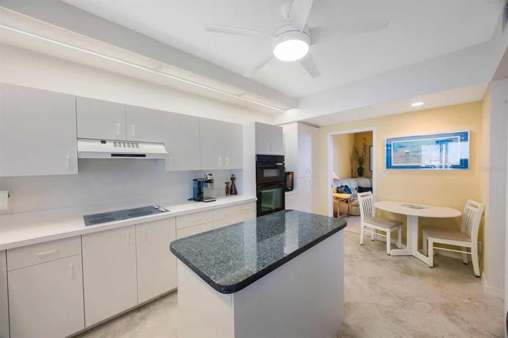 En Venta: $819,000 (3 camas, 2 baños, 1990 Pies cuadrados)