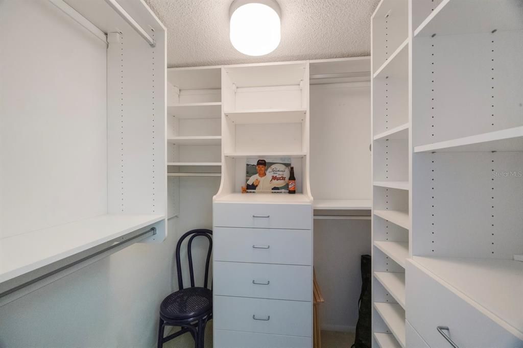En Venta: $819,000 (3 camas, 2 baños, 1990 Pies cuadrados)