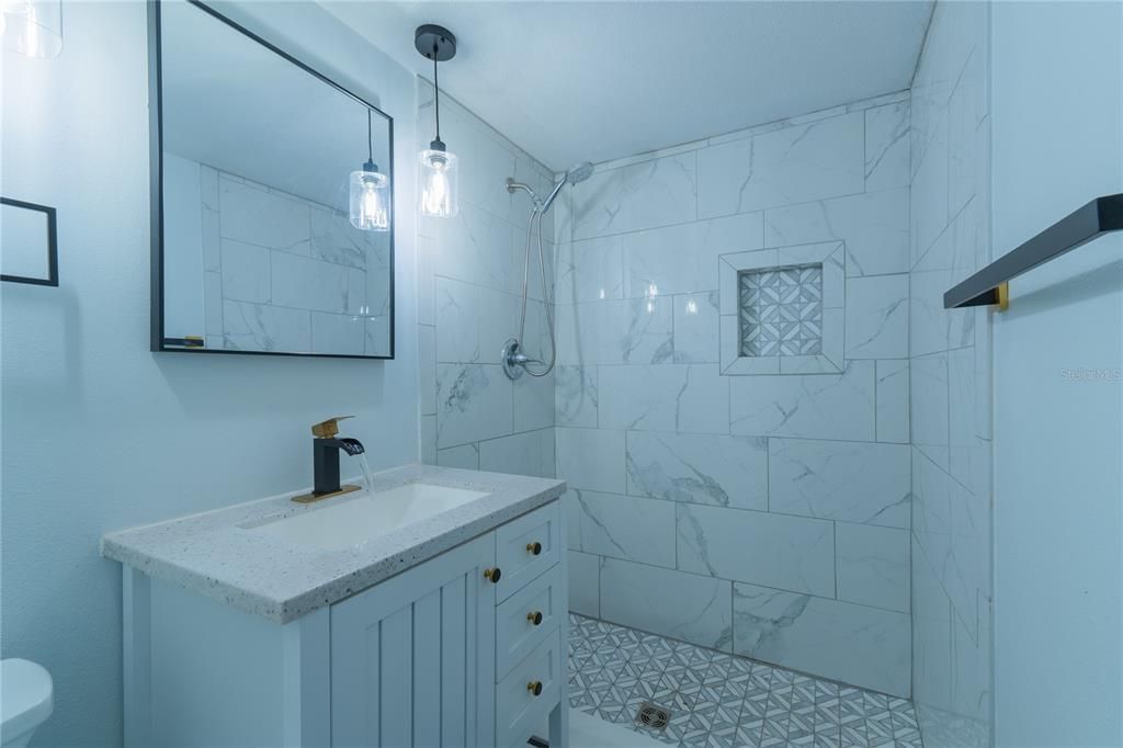 На продажу: $312,900 (3 спален, 2 ванн, 1649 Квадратных фут)
