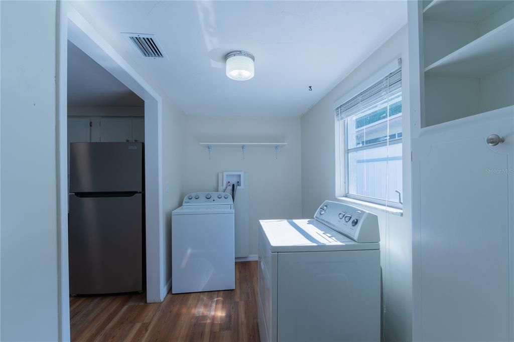 На продажу: $312,900 (3 спален, 2 ванн, 1649 Квадратных фут)