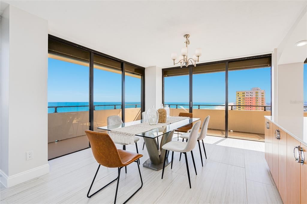 En Venta: $625,000 (2 camas, 2 baños, 2420 Pies cuadrados)