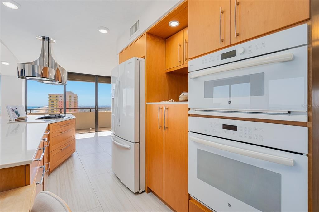 En Venta: $625,000 (2 camas, 2 baños, 2420 Pies cuadrados)