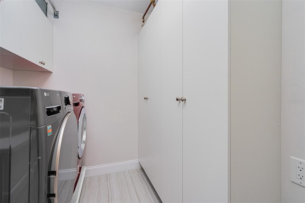 En Venta: $625,000 (2 camas, 2 baños, 2420 Pies cuadrados)