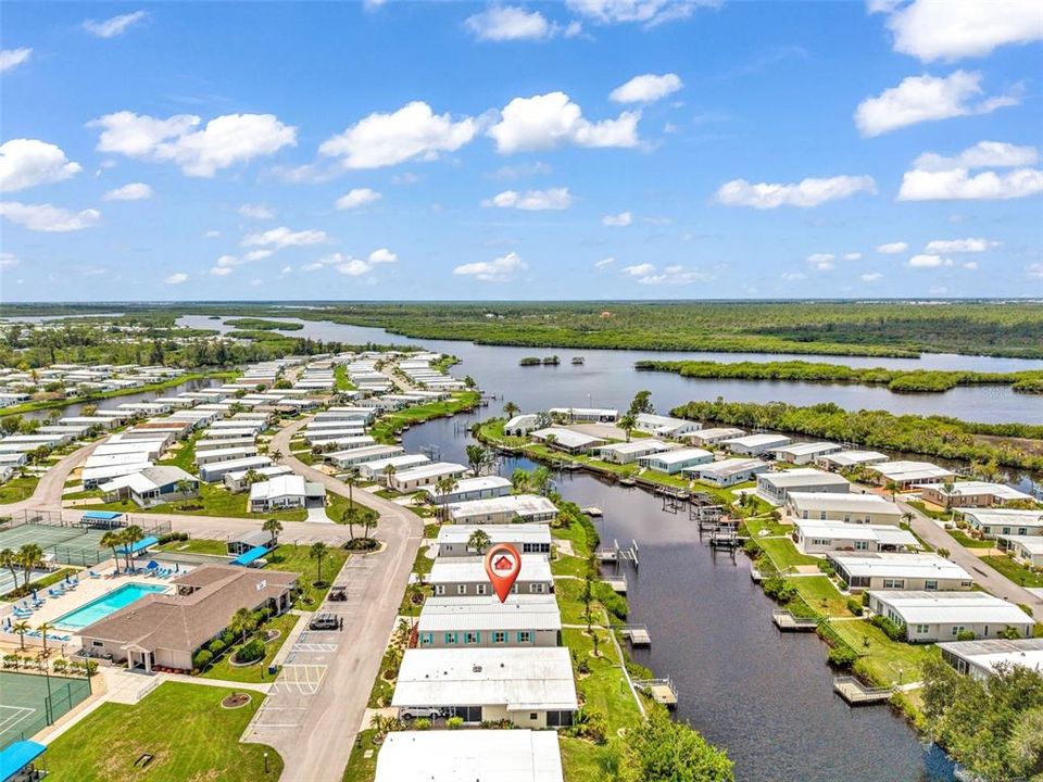 На продажу: $279,000 (2 спален, 2 ванн, 1151 Квадратных фут)
