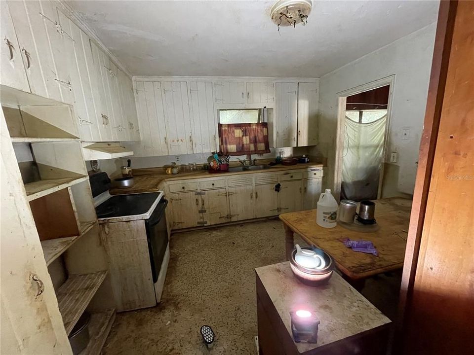На продажу: $349,000 (2 спален, 2 ванн, 1434 Квадратных фут)