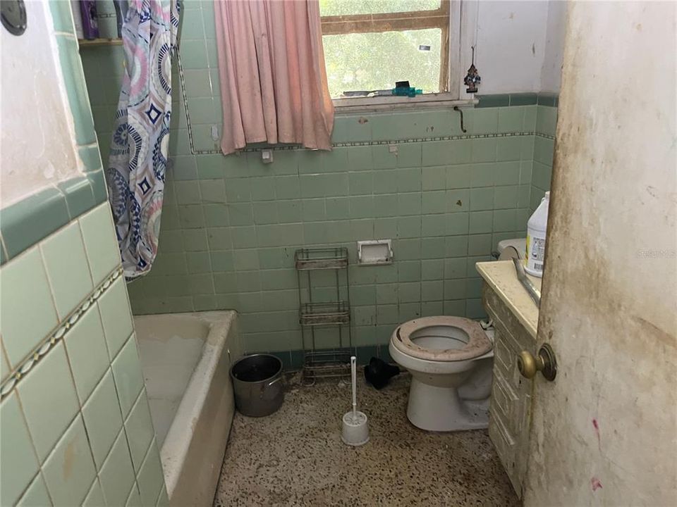 На продажу: $349,000 (2 спален, 2 ванн, 1434 Квадратных фут)