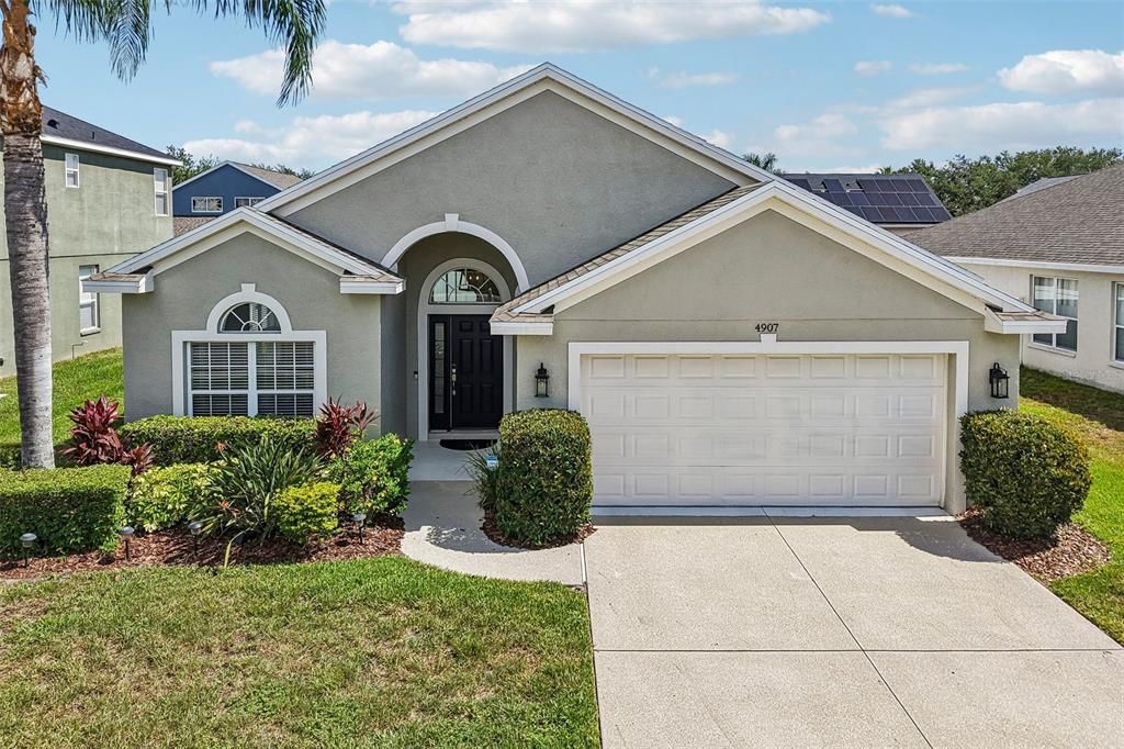 For Sale: $479,900 (3 beds, 2 baths, 2005 Square Feet)