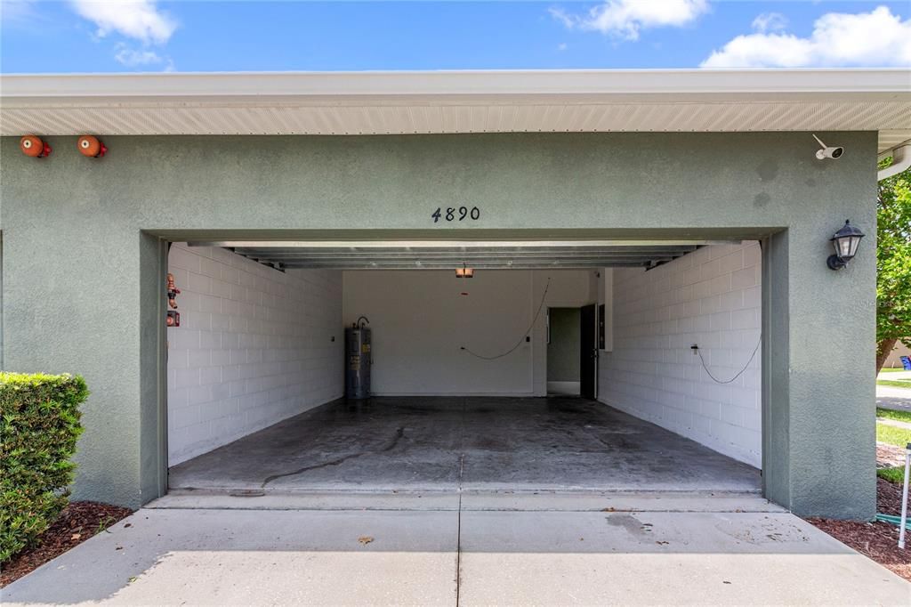 For Sale: $354,999 (4 beds, 2 baths, 2070 Square Feet)