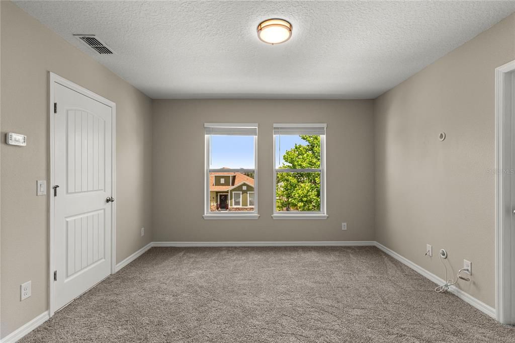 For Sale: $354,999 (4 beds, 2 baths, 2070 Square Feet)