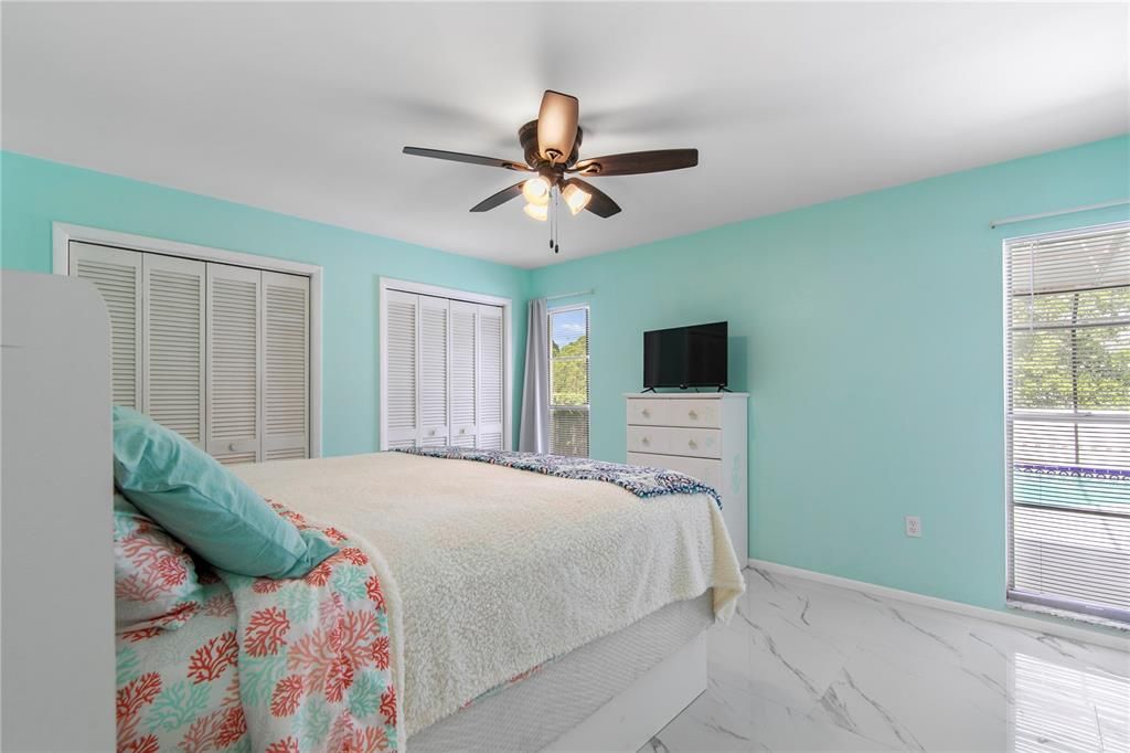 For Sale: $325,000 (3 beds, 2 baths, 1413 Square Feet)