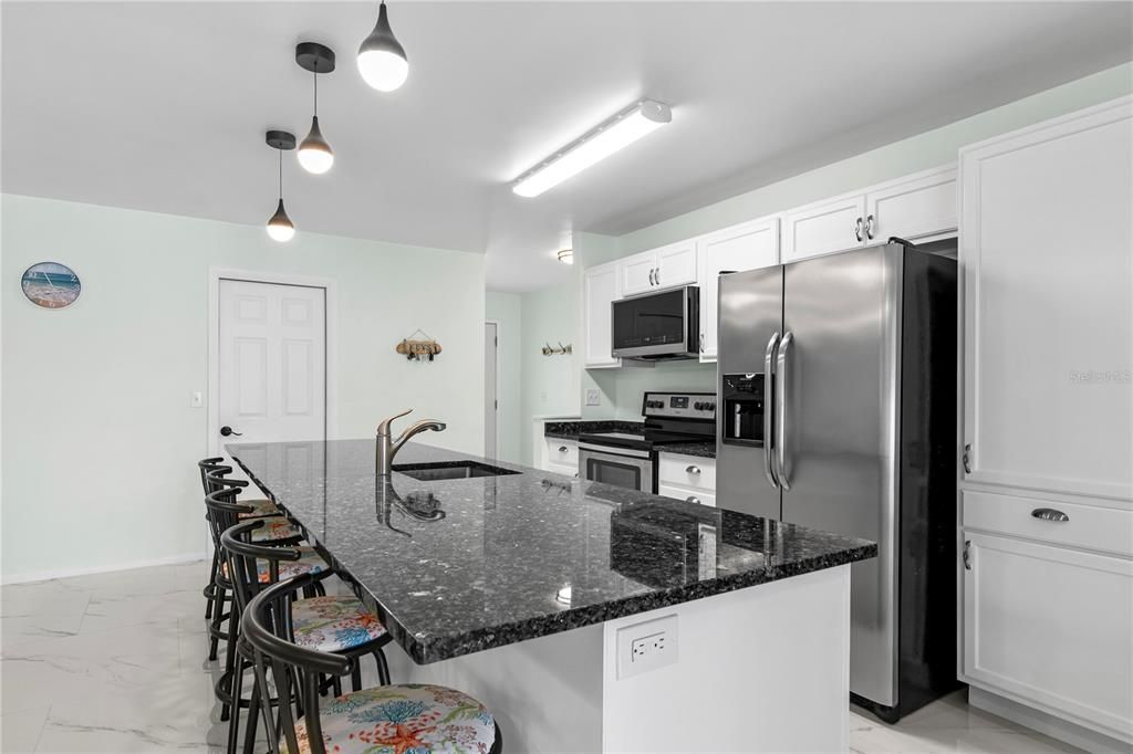 For Sale: $325,000 (3 beds, 2 baths, 1413 Square Feet)