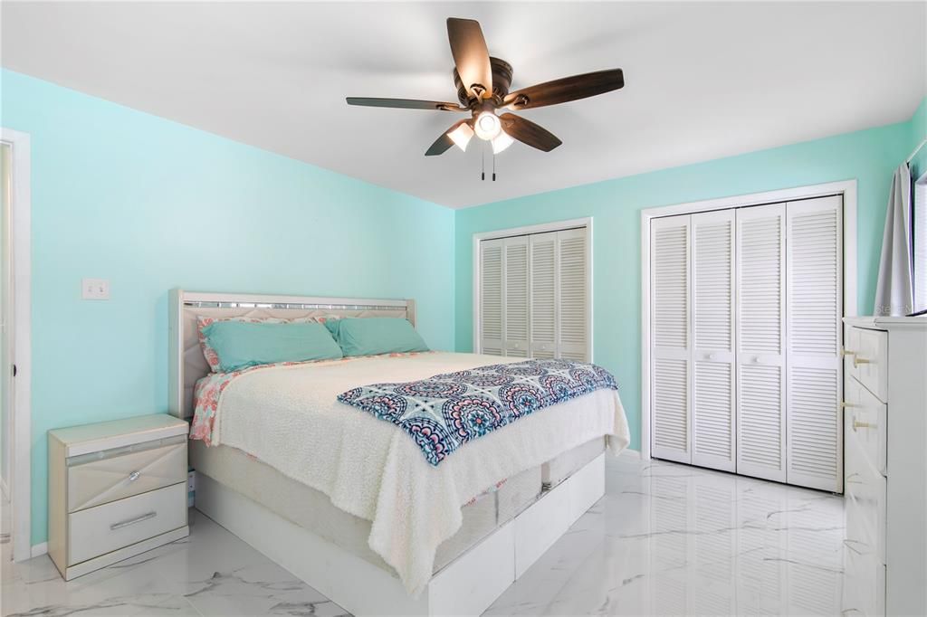 For Sale: $325,000 (3 beds, 2 baths, 1413 Square Feet)
