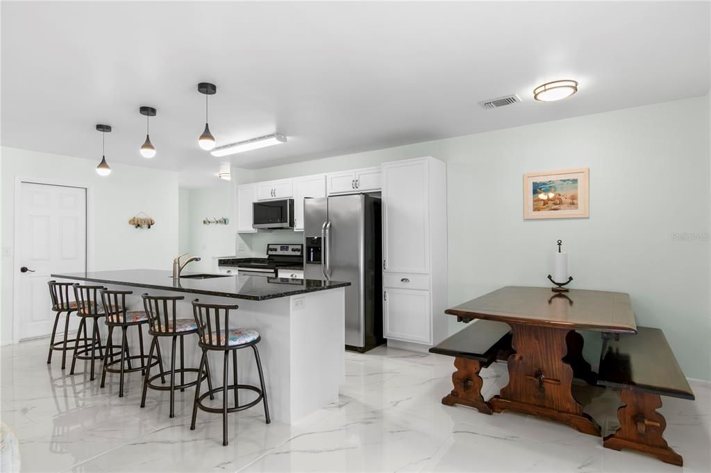 For Sale: $325,000 (3 beds, 2 baths, 1413 Square Feet)