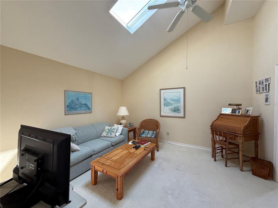 Activo con contrato: $460,000 (3 camas, 2 baños, 2315 Pies cuadrados)