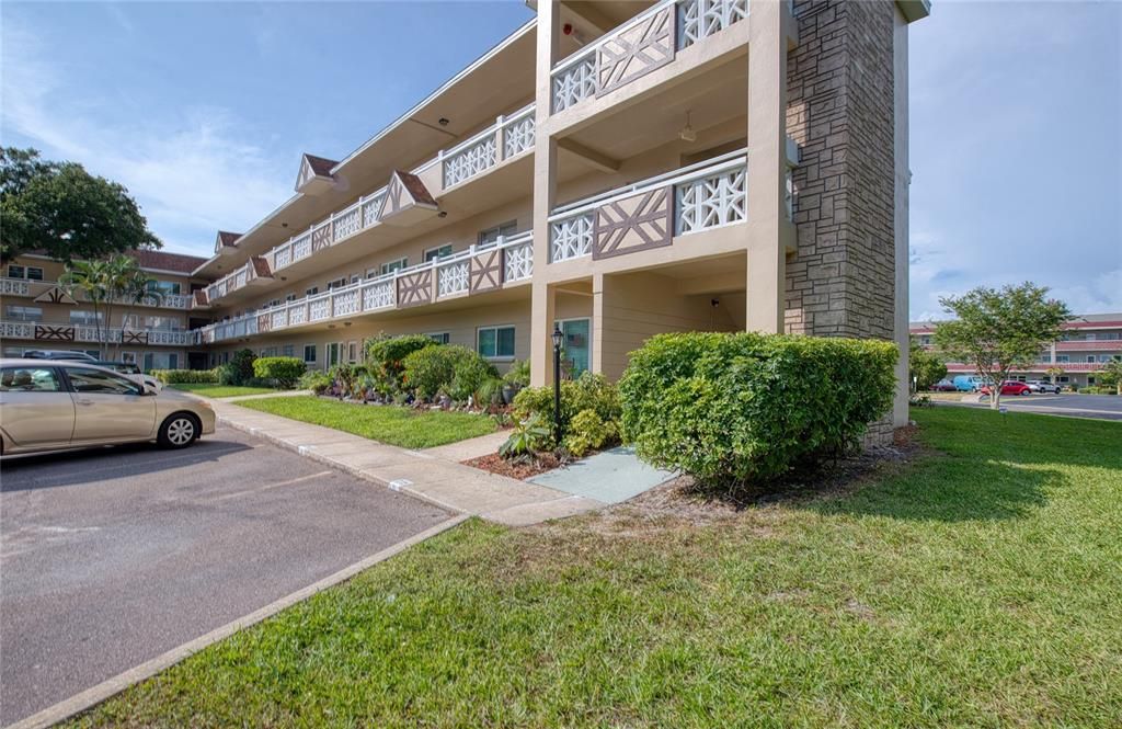 For Rent: $1,600 (2 beds, 2 baths, 1100 Square Feet)