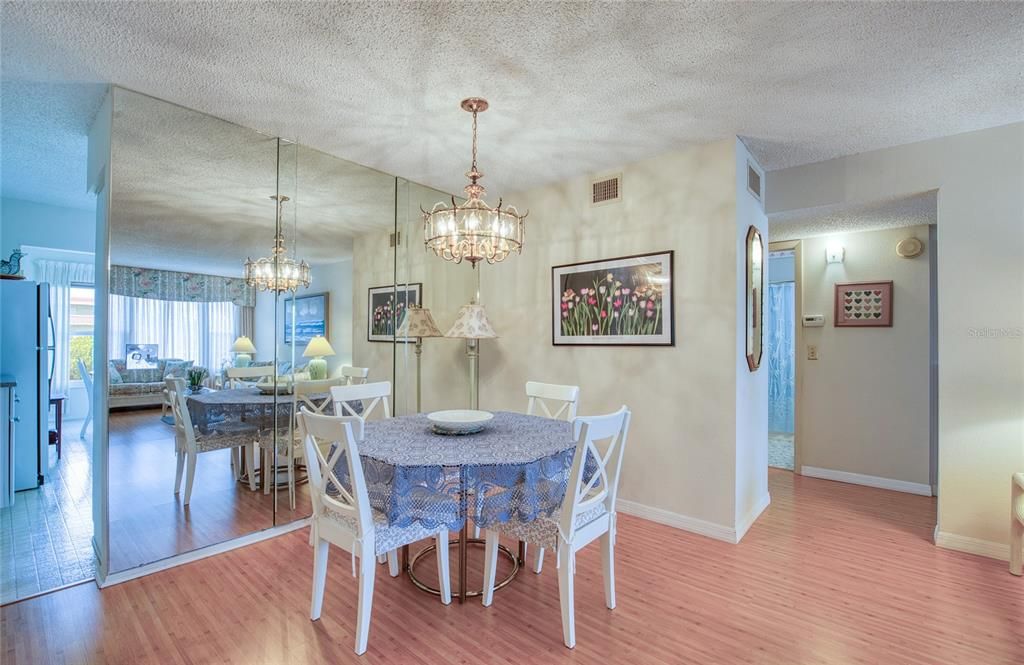 For Rent: $1,600 (2 beds, 2 baths, 1100 Square Feet)