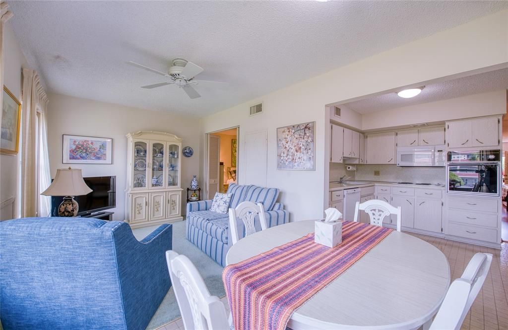 For Rent: $1,600 (2 beds, 2 baths, 1100 Square Feet)