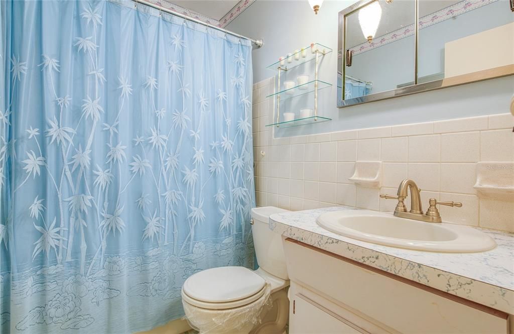 For Rent: $1,600 (2 beds, 2 baths, 1100 Square Feet)