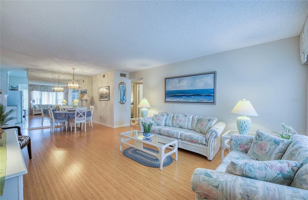 For Rent: $1,600 (2 beds, 2 baths, 1100 Square Feet)