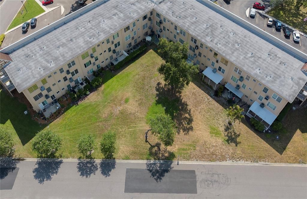 For Rent: $1,600 (2 beds, 2 baths, 1100 Square Feet)
