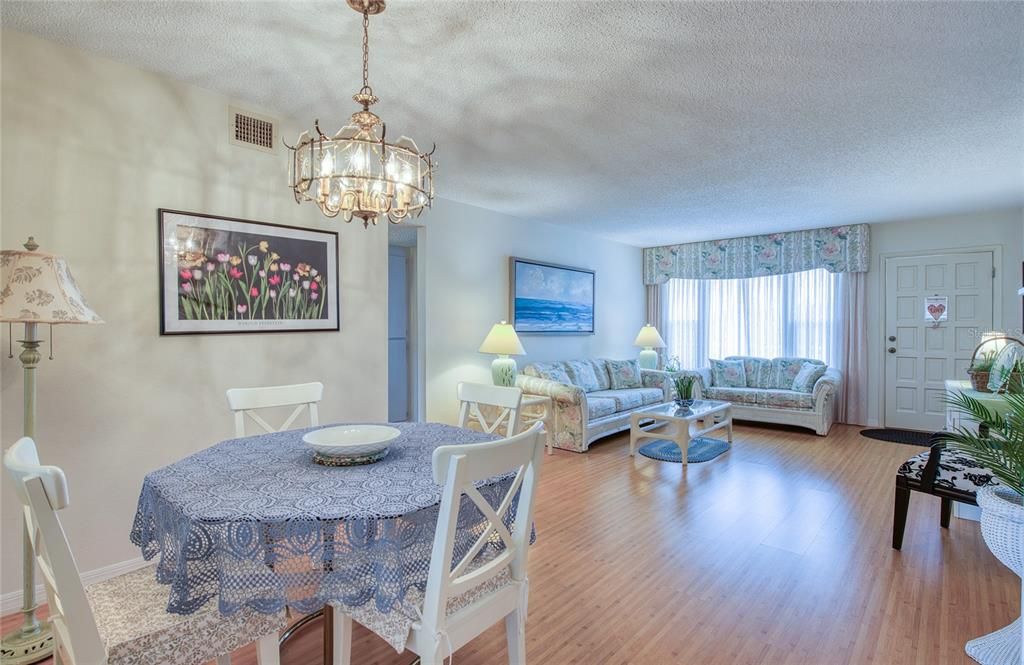 For Rent: $1,600 (2 beds, 2 baths, 1100 Square Feet)