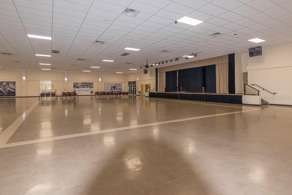 For Rent: $1,600 (2 beds, 2 baths, 1100 Square Feet)
