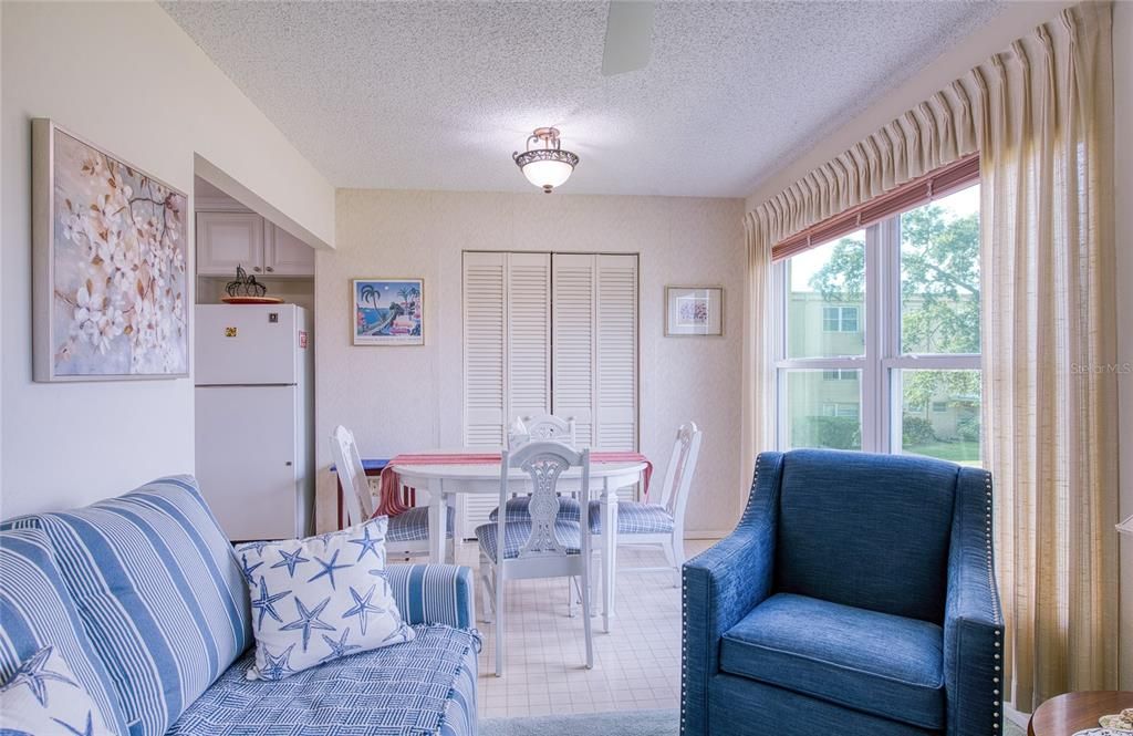For Rent: $1,600 (2 beds, 2 baths, 1100 Square Feet)