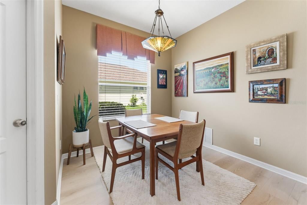 En Venta: $619,900 (4 camas, 3 baños, 2416 Pies cuadrados)