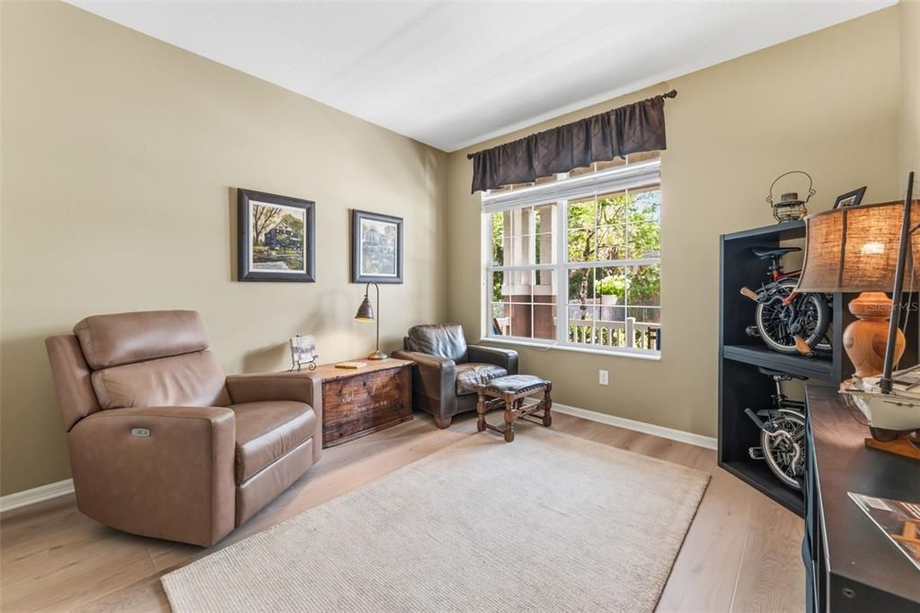 En Venta: $619,900 (4 camas, 3 baños, 2416 Pies cuadrados)
