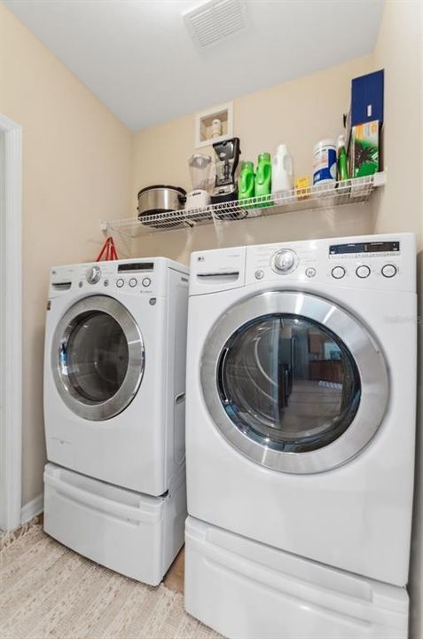 En Venta: $619,900 (4 camas, 3 baños, 2416 Pies cuadrados)