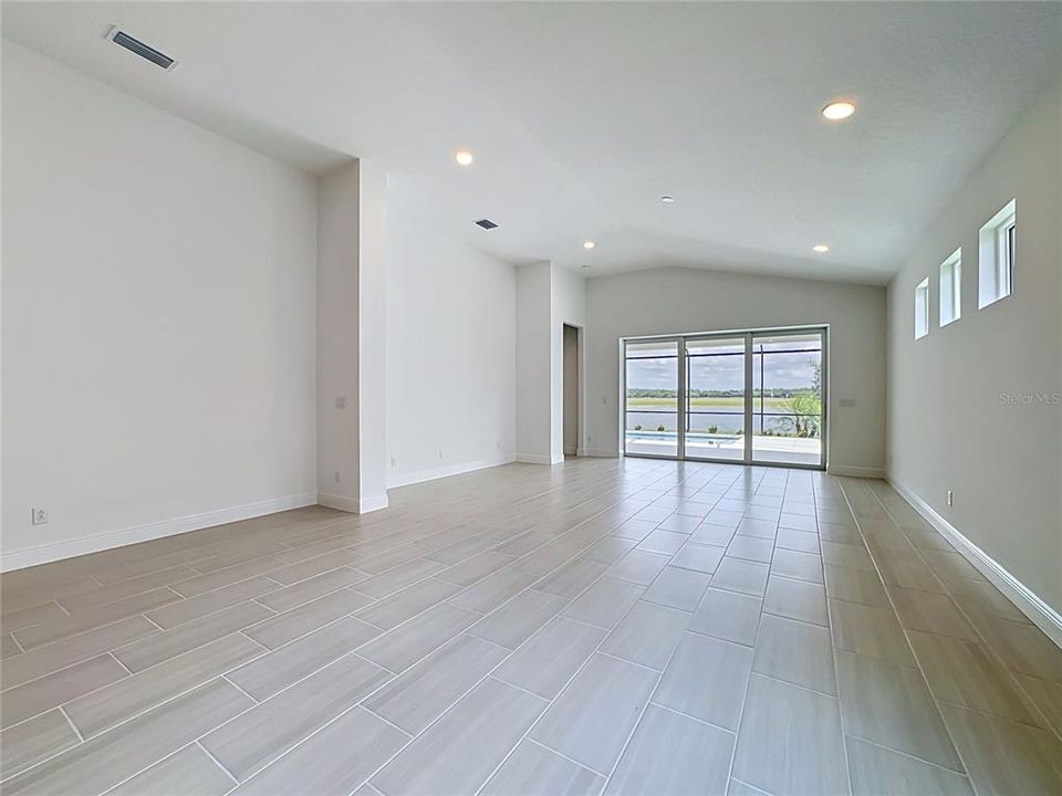 En Venta: $809,990 (3 camas, 2 baños, 2156 Pies cuadrados)