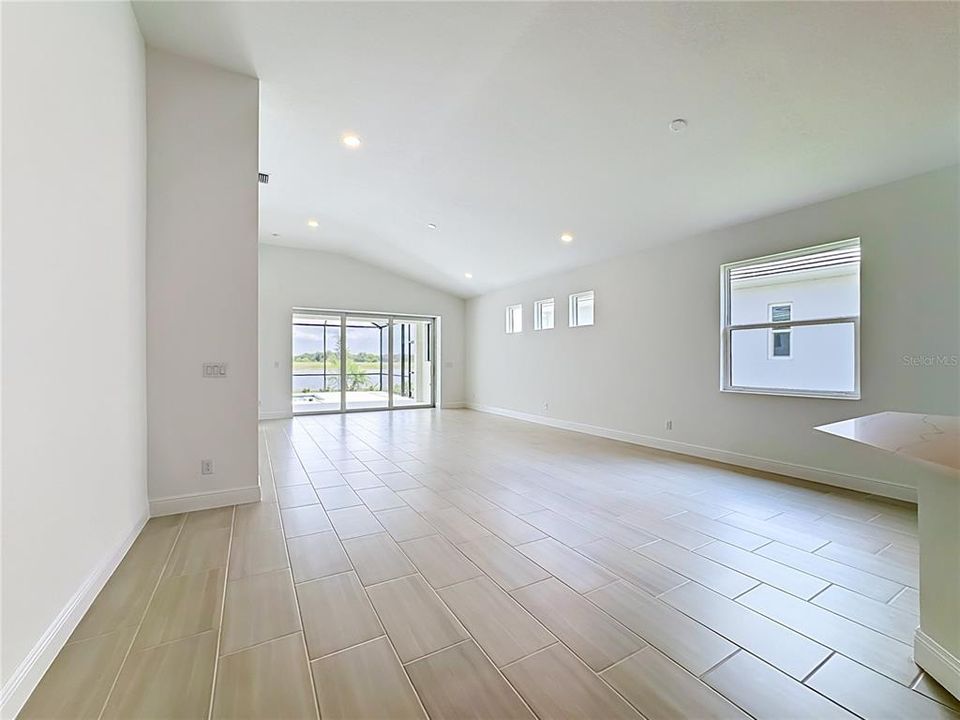En Venta: $809,990 (3 camas, 2 baños, 2156 Pies cuadrados)