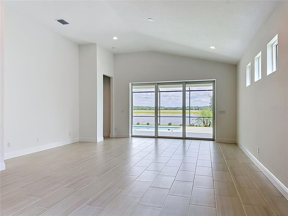 En Venta: $809,990 (3 camas, 2 baños, 2156 Pies cuadrados)