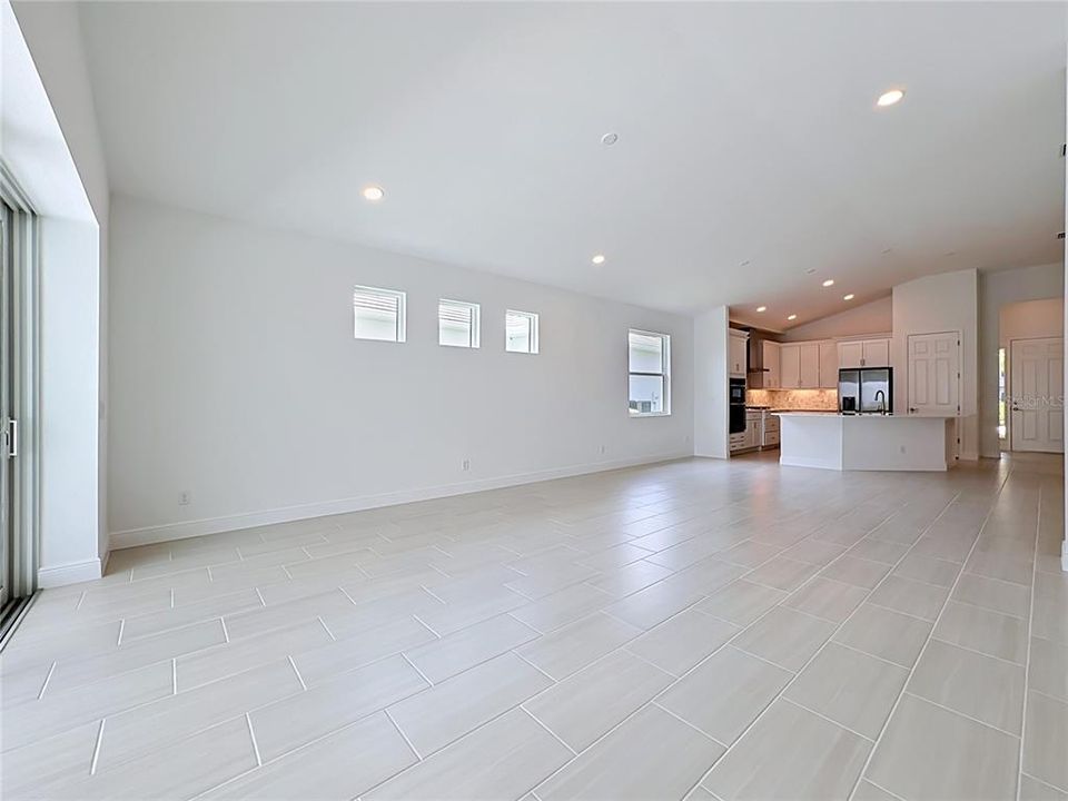 En Venta: $809,990 (3 camas, 2 baños, 2156 Pies cuadrados)