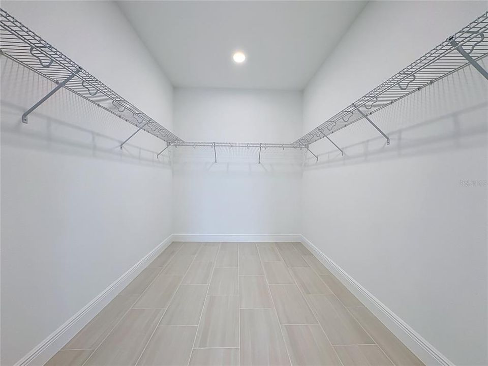 En Venta: $809,990 (3 camas, 2 baños, 2156 Pies cuadrados)