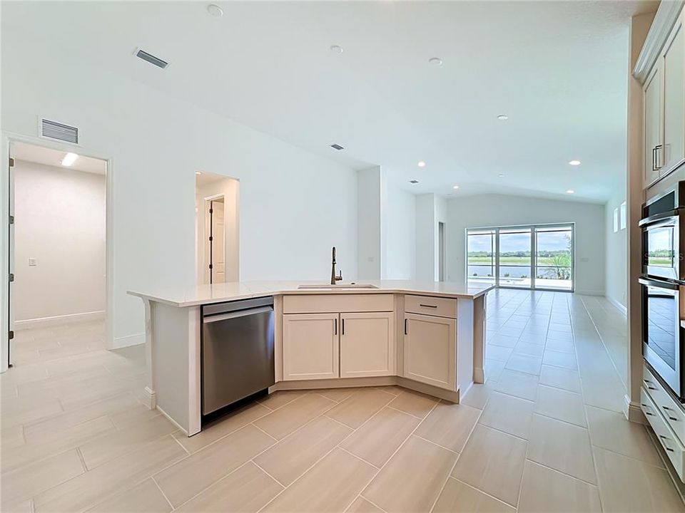 En Venta: $809,990 (3 camas, 2 baños, 2156 Pies cuadrados)