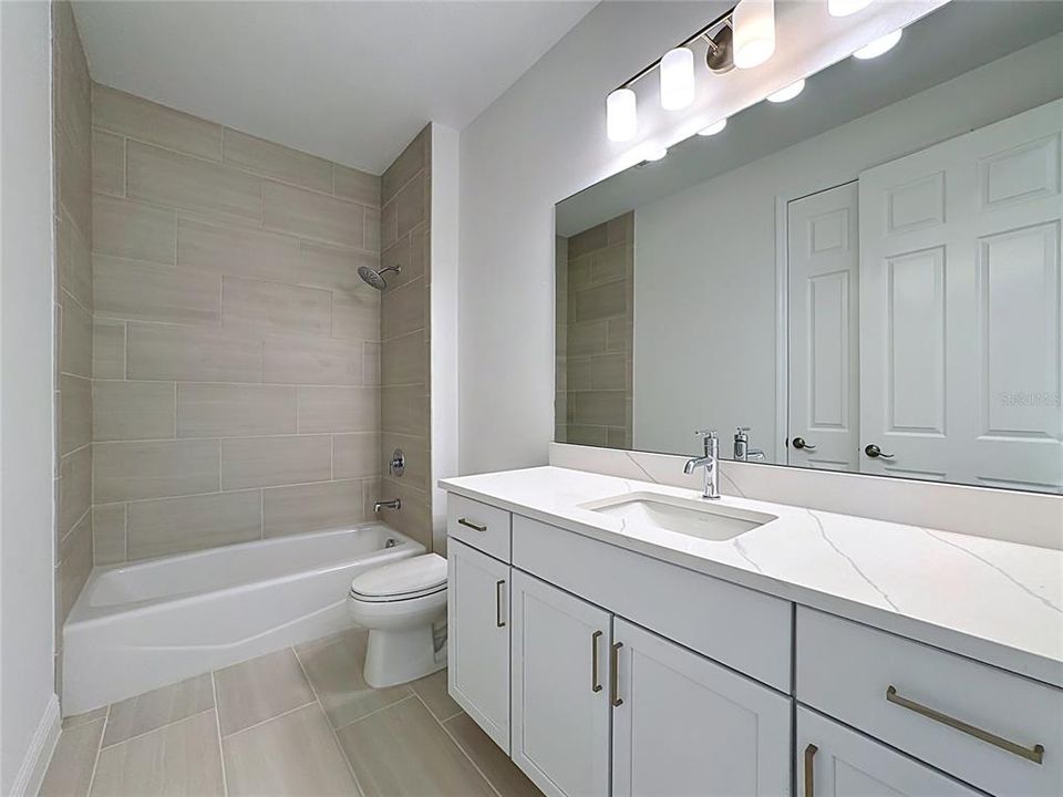 En Venta: $809,990 (3 camas, 2 baños, 2156 Pies cuadrados)
