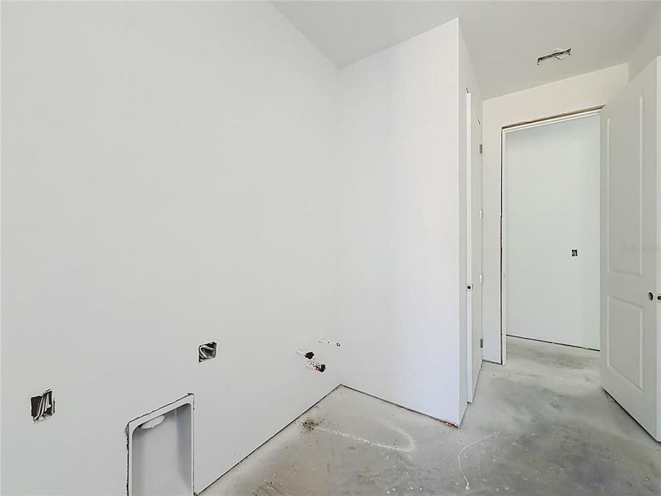 На продажу: $279,900 (4 спален, 2 ванн, 2560 Квадратных фут)