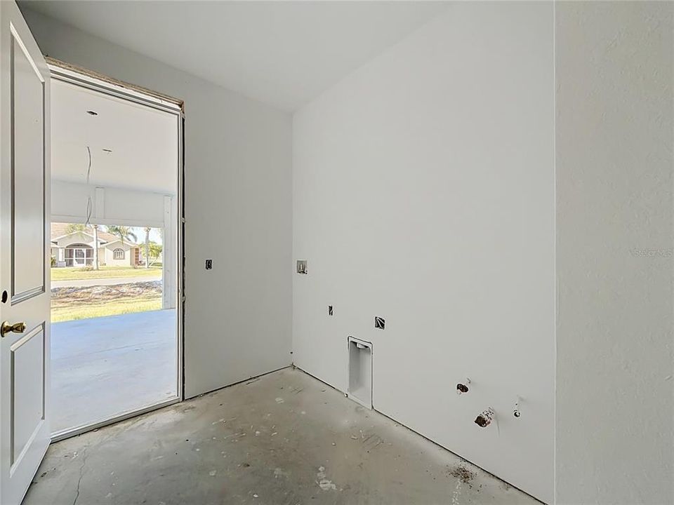 На продажу: $279,900 (4 спален, 2 ванн, 2560 Квадратных фут)