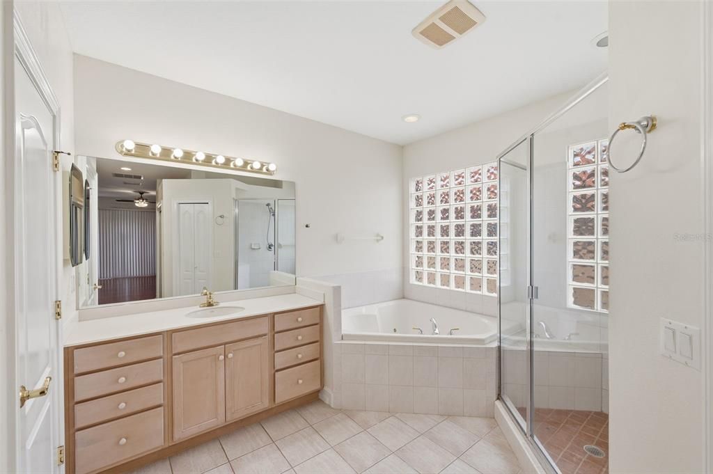 For Sale: $1,199,000 (3 beds, 3 baths, 2695 Square Feet)