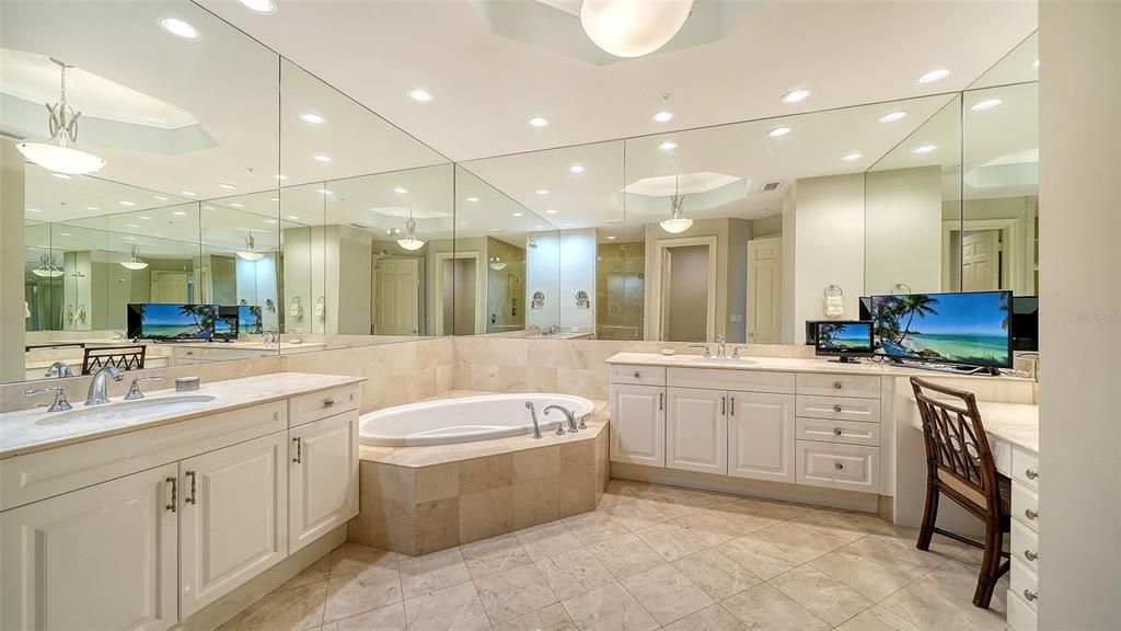En Venta: $9,800,000 (4 camas, 6 baños, 6332 Pies cuadrados)