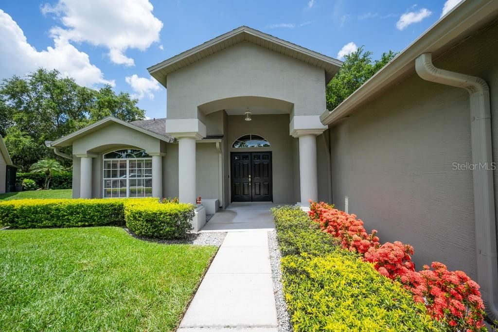 En Venta: $395,000 (3 camas, 2 baños, 2031 Pies cuadrados)
