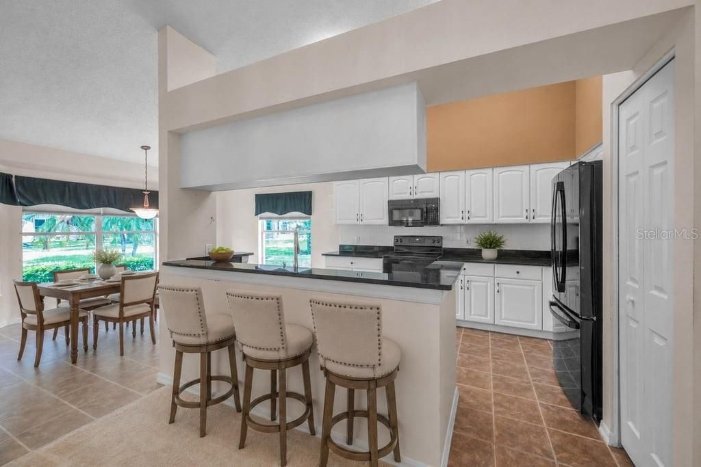 En Venta: $395,000 (3 camas, 2 baños, 2031 Pies cuadrados)