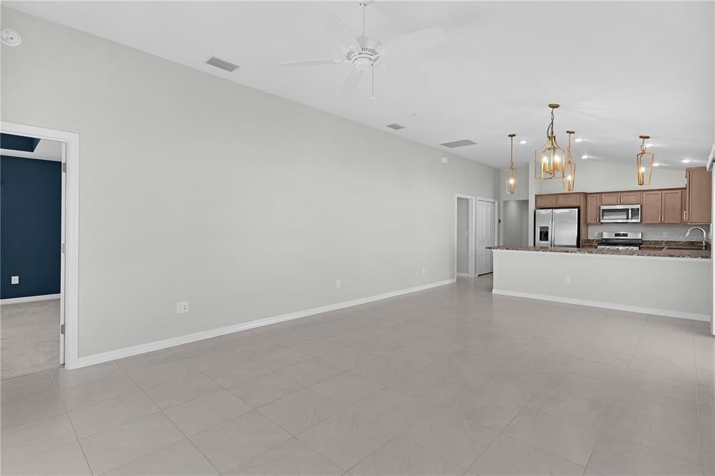 For Sale: $368,900 (3 beds, 2 baths, 1492 Square Feet)