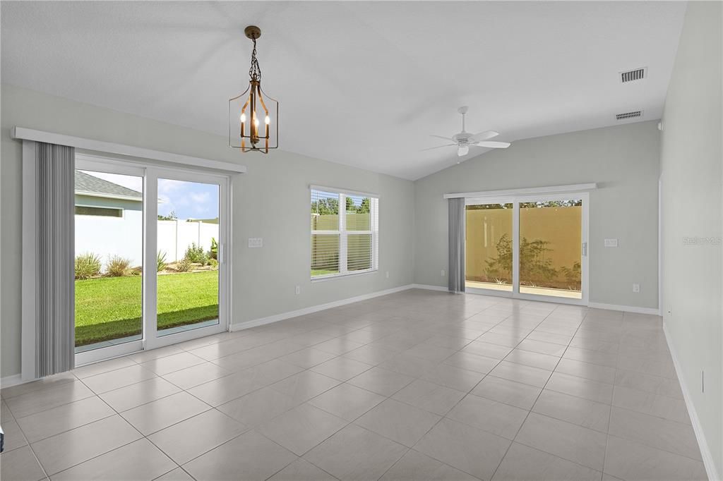 For Sale: $368,900 (3 beds, 2 baths, 1492 Square Feet)