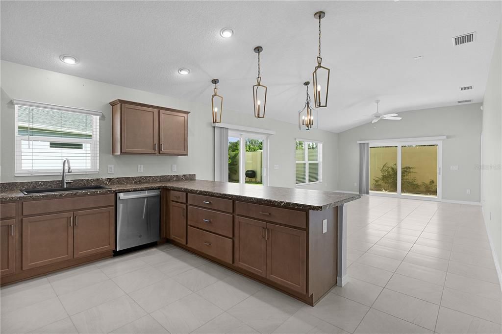 For Sale: $368,900 (3 beds, 2 baths, 1492 Square Feet)