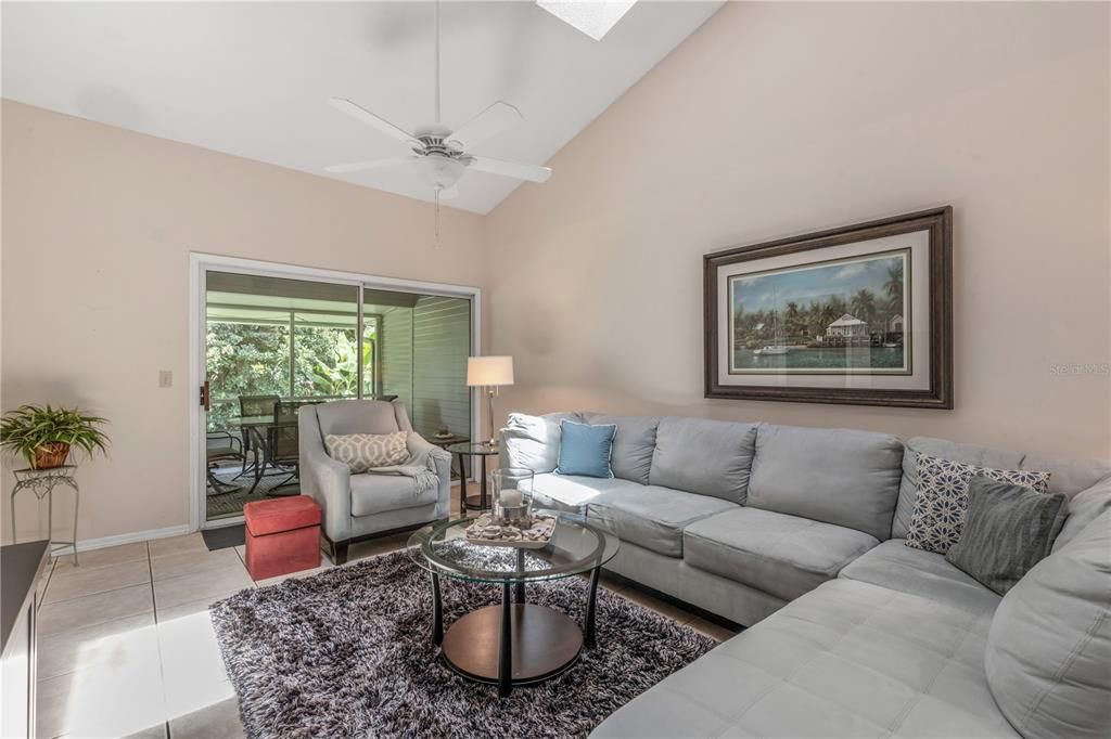 En Venta: $229,000 (2 camas, 2 baños, 1178 Pies cuadrados)