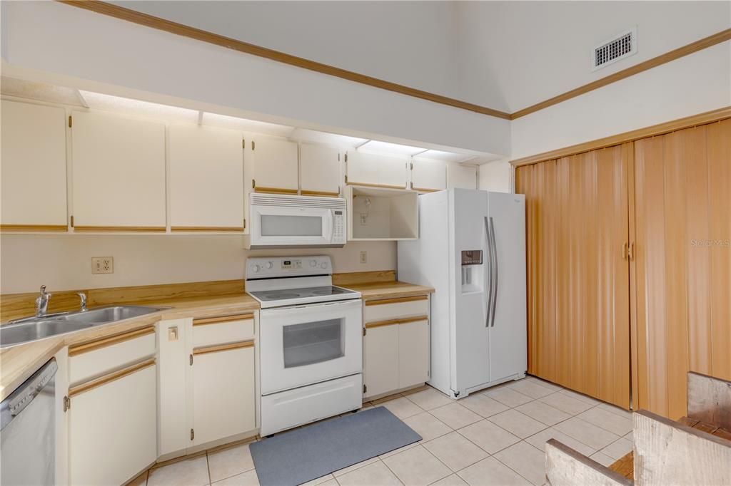 En Venta: $229,000 (2 camas, 2 baños, 1178 Pies cuadrados)