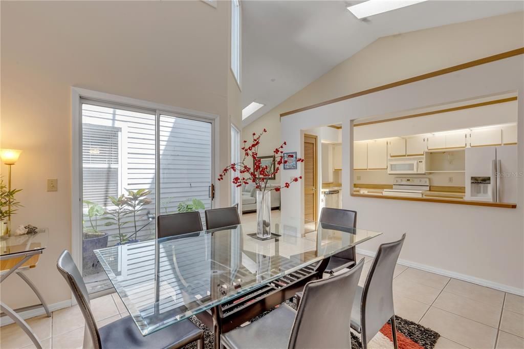 En Venta: $229,000 (2 camas, 2 baños, 1178 Pies cuadrados)